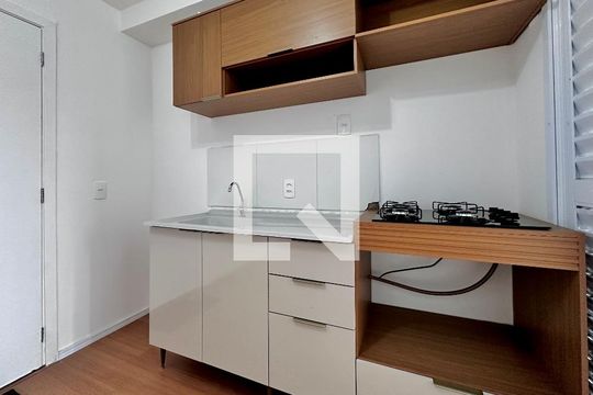 Sala/Cozinha de apartamento para alugar com 2 quartos, 30m² em Vila das Belezas, São Paulo
