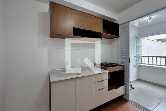 Sala/Cozinha de apartamento para alugar com 2 quartos, 30m² em Vila das Belezas, São Paulo