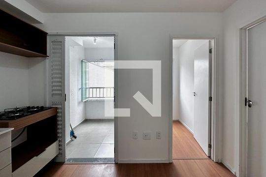 Sala/Cozinha de apartamento para alugar com 2 quartos, 30m² em Vila das Belezas, São Paulo