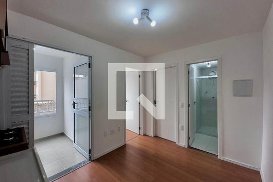 Sala/Cozinha de apartamento para alugar com 2 quartos, 30m² em Vila das Belezas, São Paulo