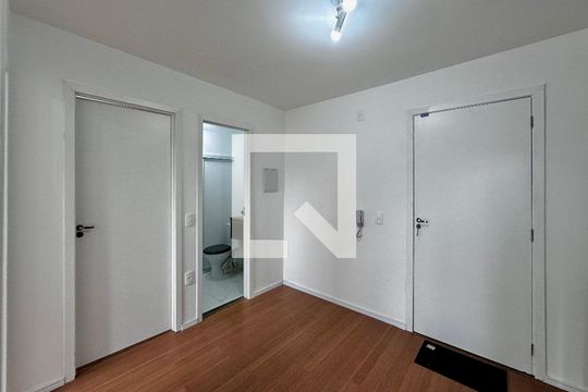 Sala/Cozinha de apartamento para alugar com 2 quartos, 30m² em Vila das Belezas, São Paulo
