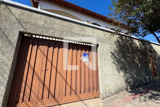 Fachada de casa à venda com 5 quartos, 336m² em Miramar (barreiro), Belo Horizonte