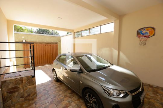 Garagem de casa à venda com 5 quartos, 336m² em Miramar (barreiro), Belo Horizonte
