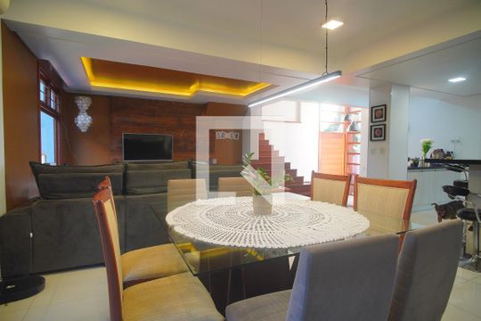Sala de Jantar de casa à venda com 5 quartos, 350m² em Morro do Espelho, São Leopoldo
