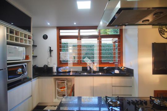 Cozinha de casa à venda com 5 quartos, 350m² em Morro do Espelho, São Leopoldo
