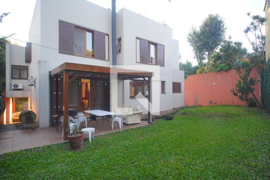 Quintal de casa à venda com 5 quartos, 350m² em Morro do Espelho, São Leopoldo