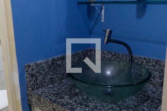 Banheiro de apartamento à venda com 2 quartos, 52m² em Novo Osasco, Osasco