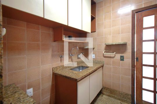 Cozinha de apartamento para alugar com 3 quartos, 90m² em Centro, Belo Horizonte