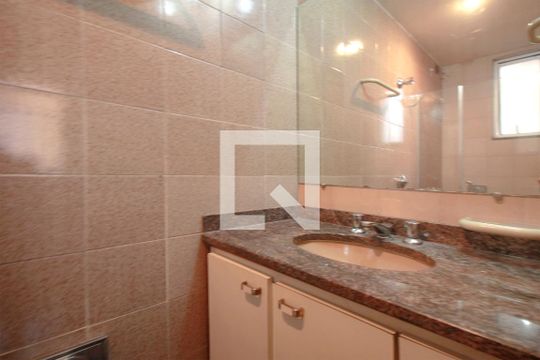 Banheiro da Suíte de apartamento para alugar com 3 quartos, 90m² em Centro, Belo Horizonte