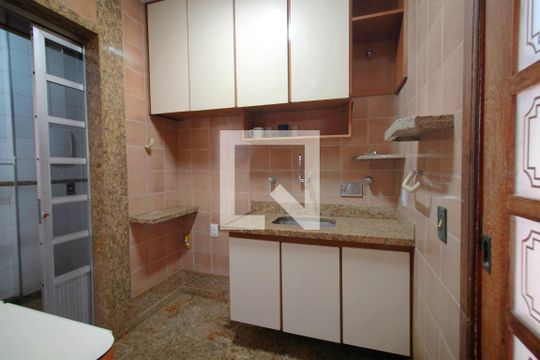 Cozinha de apartamento para alugar com 3 quartos, 90m² em Centro, Belo Horizonte