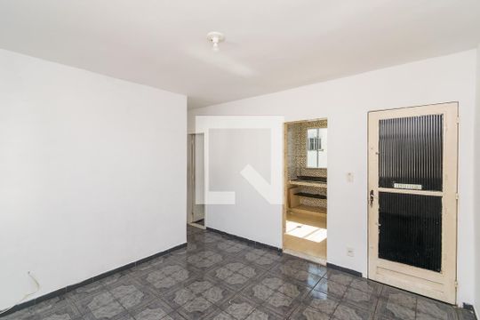 Sala de apartamento à venda com 2 quartos, 65m² em Olaria, Rio de Janeiro