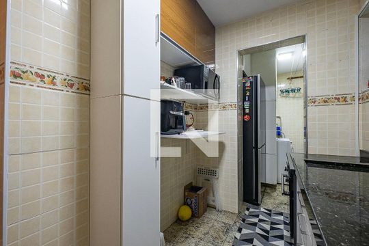 Cozinha de apartamento para alugar com 3 quartos, 77m² em Alto de Pinheiros, São Paulo