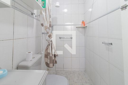 Banheiro 2 de casa para alugar com 3 quartos, 231m² em Santa Tereza, Porto Alegre
