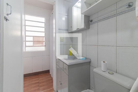 Banheiro 2 de casa para alugar com 3 quartos, 231m² em Santa Tereza, Porto Alegre