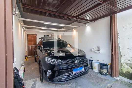 Garagem de casa para alugar com 3 quartos, 231m² em Santa Tereza, Porto Alegre