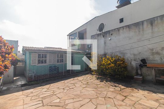 Quintal de casa para alugar com 3 quartos, 231m² em Santa Tereza, Porto Alegre