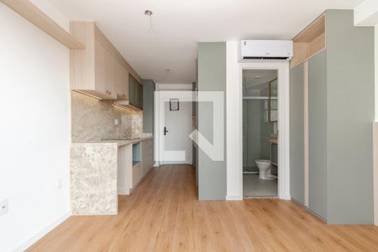 Studio de kitnet/studio para alugar com 1 quarto, 27m² em Santo Amaro, São Paulo