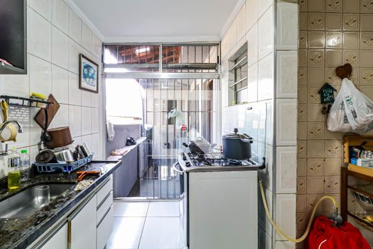 Cozinha de casa para alugar com 2 quartos, 120m² em Jardim Ester Yolanda, São Paulo