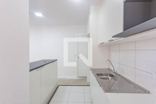 Cozinha de apartamento para alugar com 2 quartos, 41m² em Jardim Santa Emília, São Paulo