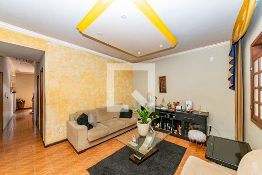 Casa à venda com 3 quartos, 250m² em Nova Cintra, Belo Horizonte