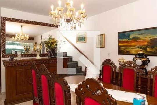 Casa à venda com 4 quartos, 150m² em Chácara Seis de Outubro, São Paulo