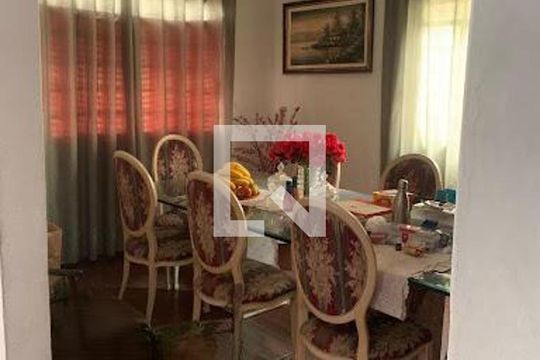 Casa à venda com 4 quartos, 200m² em Butantã, São Paulo