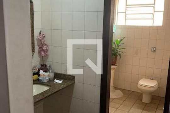 Casa à venda com 4 quartos, 200m² em Butantã, São Paulo