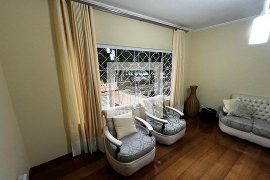 Sala de casa à venda com 3 quartos, 177m² em Jardim Primavera, São Paulo