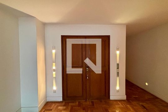 Sala - hall de entrada de apartamento à venda com 4 quartos, 280m² em Copacabana, Rio de Janeiro
