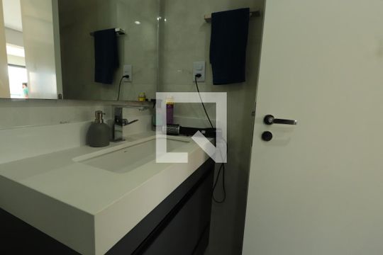 Banheiro Social de apartamento à venda com 2 quartos, 65m² em Vila Zilda, São Paulo
