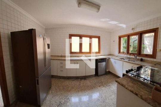 Casa para alugar com 4 quartos, 446m² em Chácara Monte Alegre, São Paulo