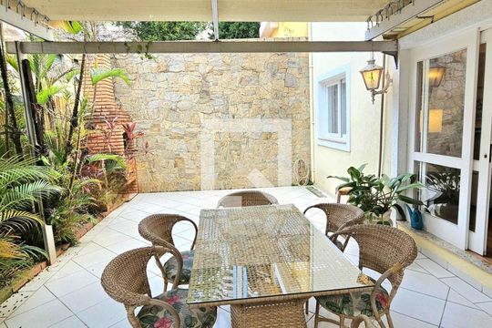 Casa à venda com 4 quartos, 218m² em Jardim Ampliacao, São Paulo