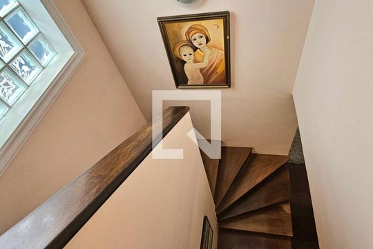 Casa à venda com 4 quartos, 218m² em Jardim Ampliacao, São Paulo