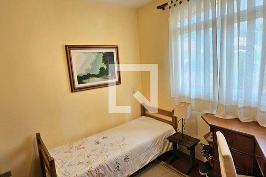 Casa à venda com 4 quartos, 218m² em Jardim Ampliacao, São Paulo