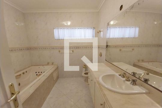 Casa à venda com 4 quartos, 560m² em Vila Sonia, São Paulo