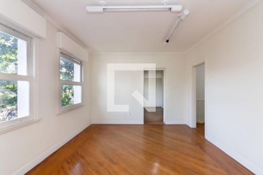 Casa à venda com 4 quartos, 719m² em Sé, São Paulo