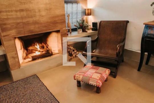 Casa à venda com 3 quartos, 200m² em Alphaville, Santana de Parnaíba