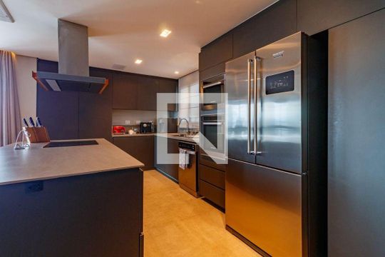 Apartamento à venda com 4 quartos, 274m² em Vila Suzana, São Paulo