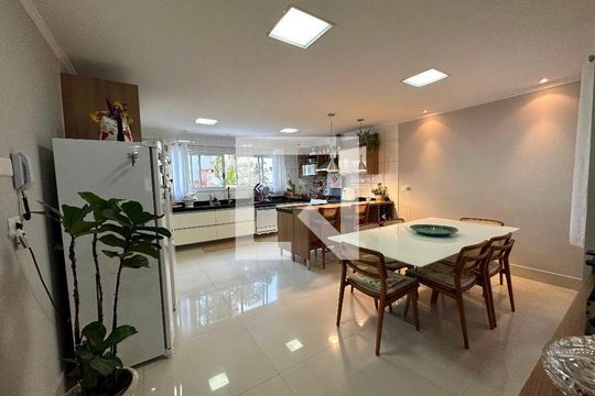 Casa para alugar com 4 quartos, 270m² em Nova Petrópolis, São Bernardo do Campo