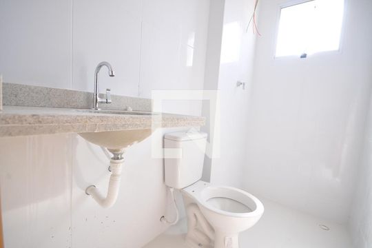 Banheiro Social de apartamento à venda com 1 quarto, 39m² em Vila Mazzei, São Paulo
