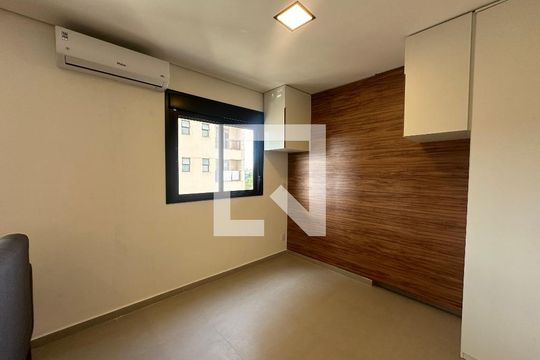 Quarto de apartamento à venda com 1 quarto, 41m² em Empresarial 18 do Forte, Barueri