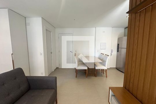 Sala de apartamento à venda com 1 quarto, 41m² em Empresarial 18 do Forte, Barueri