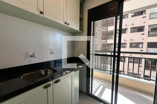 Área de Serviço de apartamento para alugar com 1 quarto, 41m² em Empresarial 18 do Forte, Barueri
