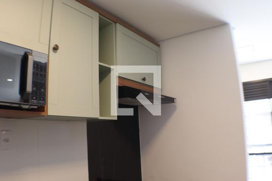 Cozinha de apartamento para alugar com 1 quarto, 41m² em Empresarial 18 do Forte, Barueri