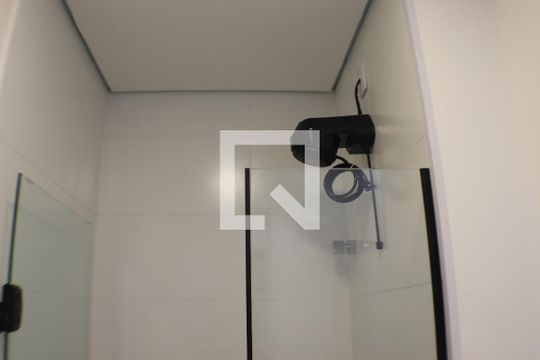 Banheiro de apartamento para alugar com 1 quarto, 41m² em Empresarial 18 do Forte, Barueri