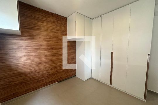 Quarto de apartamento para alugar com 1 quarto, 41m² em Empresarial 18 do Forte, Barueri