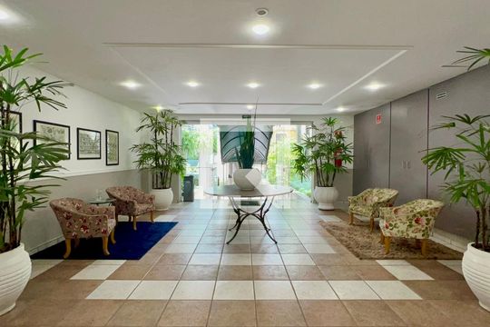 Hall de entrada de apartamento para alugar com 2 quartos, 130m² em Pinheiros, São Paulo