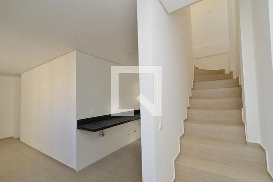 Escada de apartamento à venda com 3 quartos, 177m² em Funcionários, Belo Horizonte