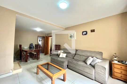 Sala de casa à venda com 4 quartos, 160m² em Planalto Paulista, São Paulo