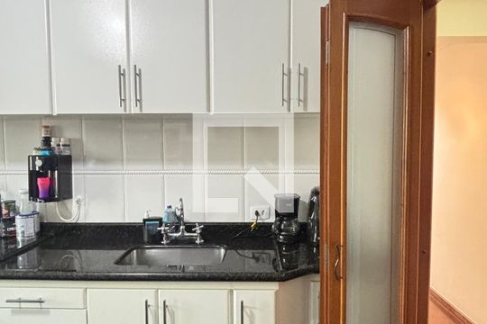 Cozinha de apartamento à venda com 3 quartos, 100m² em Vila Valparaíso, Santo André